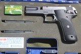 Smith and Wesson M422 .22LR (New)