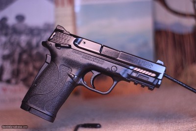 Smith & Wesson .380 Shield EZ M2.0 - Near Mint