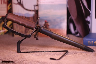 Exceptional U.S. M1917 Trench Knife by L.F. & C., 1917 – Pristine Condition with Jewell 1918 Scabbard