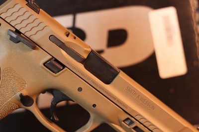 Smith and Wesson M&P 2.0 9mm - Image 3 of 10