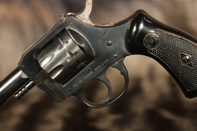 H&R 929 (with Leather Holster)- .22LR - Image 6 of 7