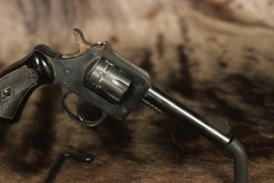 H&R 929 (with Leather Holster)- .22LR - Image 4 of 7