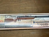 Crossman / Benjamin Discovery .22 Dual Fuel PCP / CO2 Air Rifle, New In Box - 8 of 10