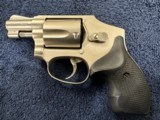 Smith & Wesson Airweight - 2 of 3