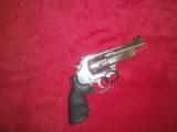 SMITH AND WESSON MODEL 625-9 MOUNTIAN GUN 45 COLT CALIBER - 2 of 4