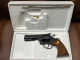 Colt Diamondback 22 lr Revolver - 7 of 8