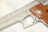 Smith & Wesson model 622 .22 Caliber Pistol - 5 of 11