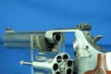 Smith & Wesson Model 686 357 7-shot in case #10246 - 11 of 13