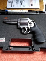Smith & Wesson 686-6 Performance Center 357 Magnum - 2 of 5