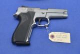 Smith & Wesson Model 5946 - 3 of 7