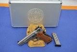 Smith & Wesson Model 952-2 9MM Performance Center - 1 of 9