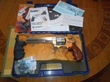 Smith and Wesson model 629-5 dx classic 44 magnum - 1 of 8