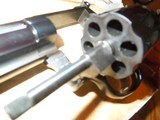 Smith and Wesson model 586-3 357 magnum - 6 of 8