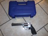 Smith & Wesson Mod. 617-6 - 1 of 2