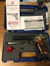 Smith & Wesson ,mod. 41 22 l.r. pistol - 1 of 5