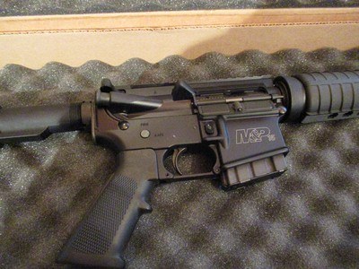 S&W Smith & Wesson M&P 15 223 fixed stock mooth barrel 10 round mag - Image 2 of 4