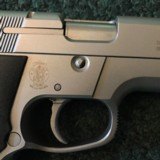 Smith & Wesson Mdl 4046 .40 S&W - 18 of 21