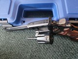 Smith & Wesson Model 48 .22 win mag - 19 of 21