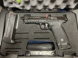 Smith & Wesson M&P 22magnum - 1 of 19