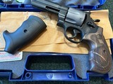 Smith & Wesson Mdl 329 .44 magnum - 3 of 24
