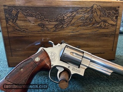 Smith & Wesson 629 Iditarod 44 mag - Image 2 of 24