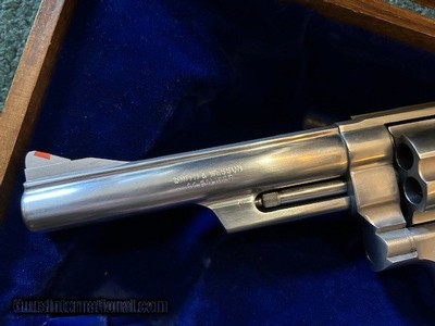 Smith & Wesson 629 Iditarod 44 mag - Image 9 of 24