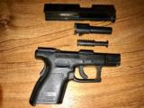 Springfield Armory XD Sub-Compact 3" .40 S&W
- 3 of 5