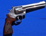 SMITH & WESSON 629 Classic 44 Magnum - 1 of 13