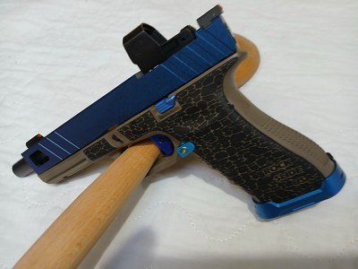 NEW COMPETITION GLOCK GEN. 3 MODEL 17 - Image 12 of 13
