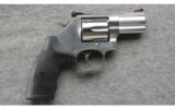Smith & Wesson 686-6 Stainless Steel .357 Mag, 2.5 Inch, Like New In Case. - 1 of 3