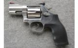 Smith & Wesson 686-6 Stainless Steel .357 Mag, 2.5 Inch, Like New In Case. - 2 of 3
