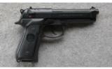 Beretta 92FS 9MM in Great Condition, In The Case - 1 of 3