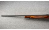 Weatherby Mark V Varmintmaster .22-250 Rem, Excellent Condition With Box. - 6 of 9