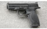 Smith & Wesson M&P 40 in .40 S&W, In the Case - 2 of 2