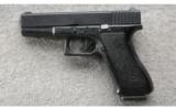 Glock Model 22 Gen 2 in .40 S&W - 2 of 2
