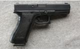 Glock Model 22 Gen 2 in .40 S&W - 1 of 2