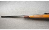 Weatherby Mark V Deluxe in .300 Wby Mag, Great Wood - 6 of 7