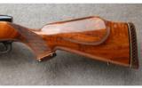 Weatherby Mark V Deluxe in .300 Wby Mag, Great Wood - 7 of 7