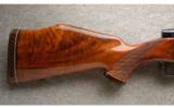 Weatherby Mark V Deluxe in .300 Wby Mag, Great Wood - 5 of 7