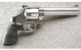 Smith & Wesson 629-3 Classic In .44 Rem Mag, 6.5 Inch Stainless Steel - 1 of 3