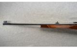 Weatherby Mark V Deluxe .378 Wby Mag, Engraved Floor Plate, Checkered Bolt Knob, Like New In Box - 6 of 9