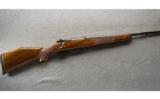 Weatherby Mark V Deluxe .270 Win As New in Box - 1 of 9