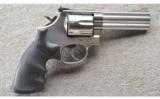 Smith & Wesson Model 686-5, .357 Magnum 4 Inch, 7 Shot - 1 of 3