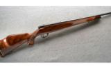 Weatherby Mark V Deluxe Left Hand in .240 Weatherby - 1 of 9