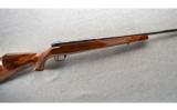 Weatherby Mark V Deluxe Left Hand in .300 Wby Mag, Excellent Condition - 1 of 9