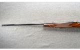 Weatherby Mark V Deluxe Left Hand in .300 Wby Mag, Excellent Condition - 6 of 9