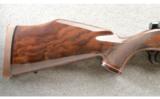 Weatherby Mark V Deluxe .257 Wby Mag Like New in Box - 5 of 9
