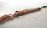 Weatherby Mark V Deluxe .257 Wby Mag Like New in Box - 1 of 9