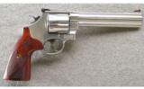 Smith & Wesson 629-6 Classic Deluxe in .44 Rem Mag - 1 of 2