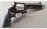 Smith & Wesson Model 627 V-Comp Revolver 5 inch.357 Mag, Excellent Condition, In The Case - 1 of 1